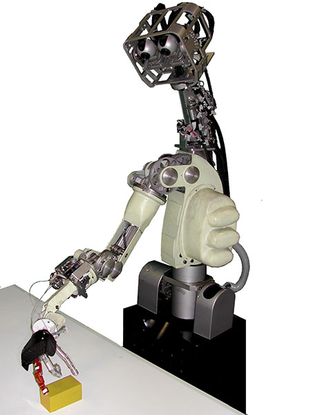 DEXTER. È un robot in grado di afferrare e manipolare oggetti e di muoversi nell’ambiente domestico evitando ostacoli.